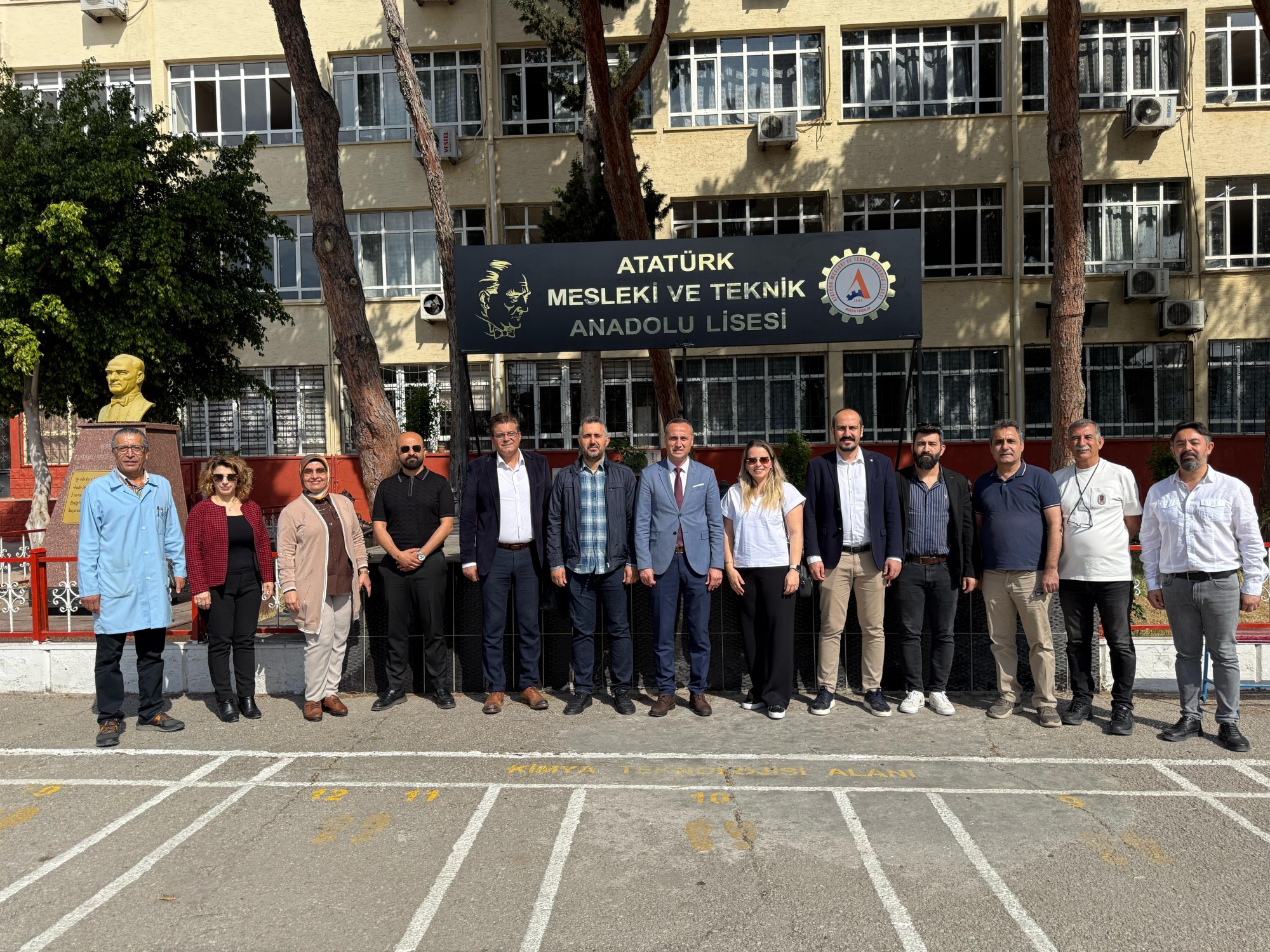 Teknik Bilimler Meslek Yüksekokulu’dan Atatürk Mesleki ve Teknik Anadolu Lisesi’ne Ziyaret detayı için tıklayınız